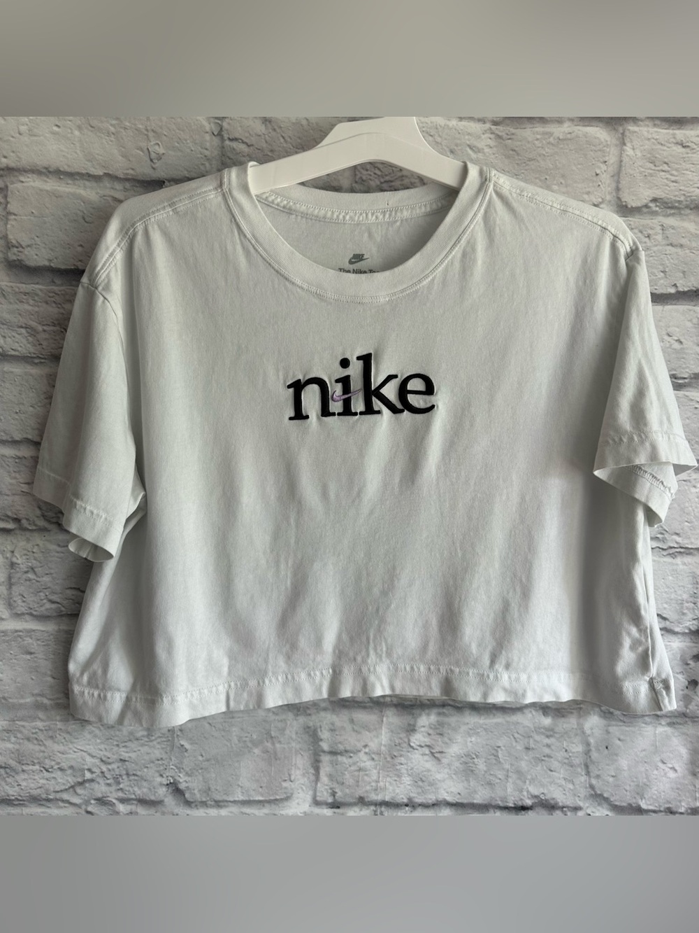 PREOWNED NIKE LOOSE FIT SHORT SLEEVE WHITE CROP TSHIRT TOP WOMENS MEDIUM M